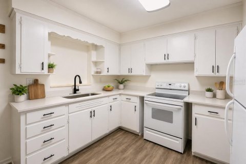 Commercial property in Winter Haven, Florida 4 bedrooms, 168.71 sq.m. № 2150714 - photo 9