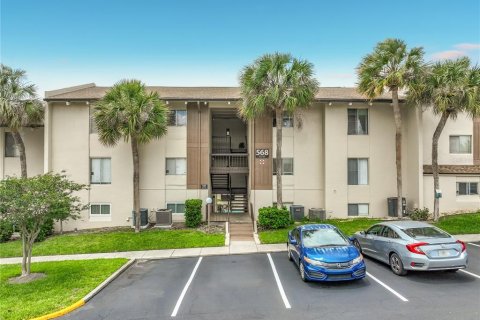 Condo in Altamonte Springs, Florida, 2 bedrooms № 2228500 - photo 2