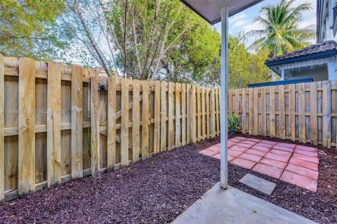 Townhouse in Homestead, Florida 4 bedrooms, 171.5 sq.m. № 2001043 - photo 21