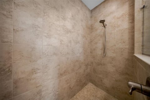 Casa en venta en Fish Hawk, Florida, 4 dormitorios, 219.9 m2 № 1884088 - foto 18