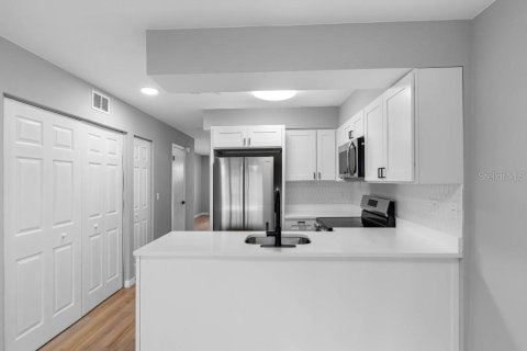 Touwnhouse à vendre à Largo, Floride: 2 chambres, 103.86 m2 № 1837807 - photo 7