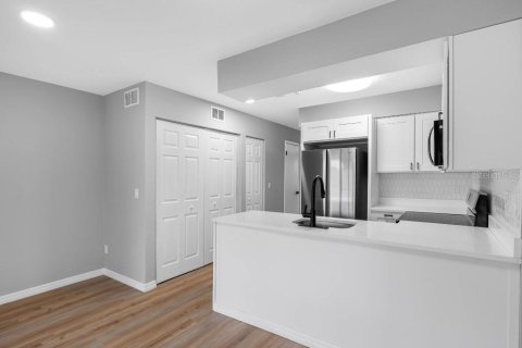 Touwnhouse à vendre à Largo, Floride: 2 chambres, 103.86 m2 № 1837807 - photo 4