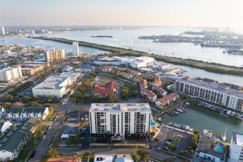 Condo à Clearwater, Floride, 2 chambres  № 2403212