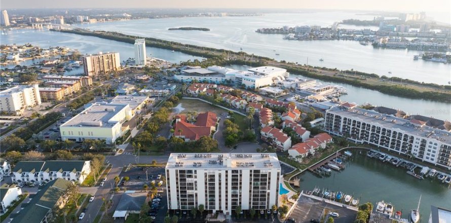 Condo à Clearwater, Floride, 2 chambres  № 2403212