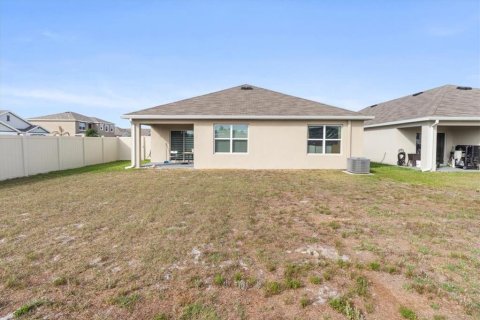Villa ou maison à vendre à Zephyrhills, Floride: 4 chambres, 172.05 m2 № 2212151 - photo 6