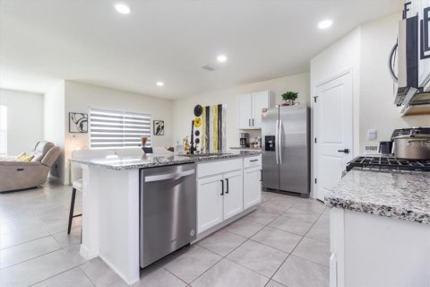 Villa ou maison à vendre à Zephyrhills, Floride: 4 chambres, 172.05 m2 № 2212151 - photo 16