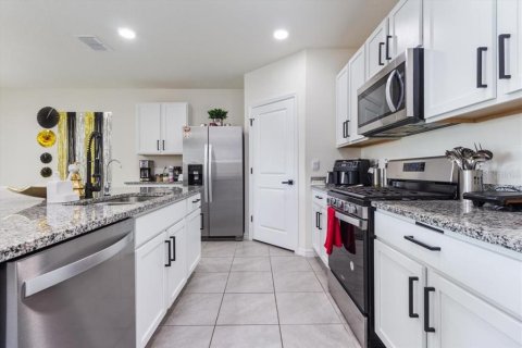 Villa ou maison à vendre à Zephyrhills, Floride: 4 chambres, 172.05 m2 № 2212151 - photo 17