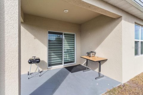 Villa ou maison à vendre à Zephyrhills, Floride: 4 chambres, 172.05 m2 № 2212151 - photo 7