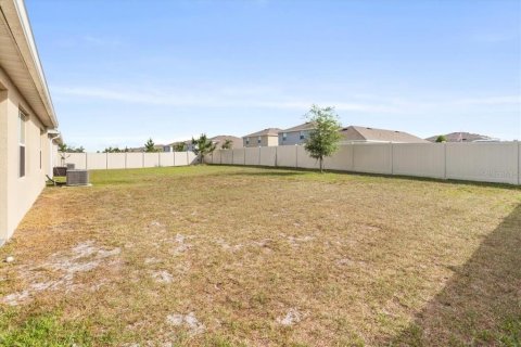Villa ou maison à vendre à Zephyrhills, Floride: 4 chambres, 172.05 m2 № 2212151 - photo 5