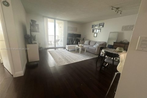 Copropriété à vendre à Miami, Floride: 1 chambre, 64.01 m2 № 1709176 - photo 19