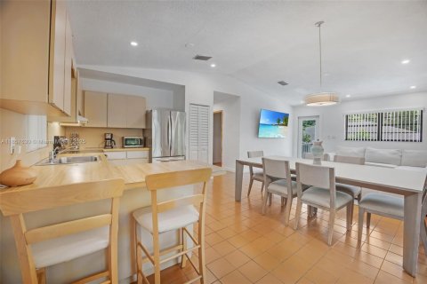House in Key Largo, Florida 3 bedrooms, 96.62 sq.m. № 1881862 - photo 12