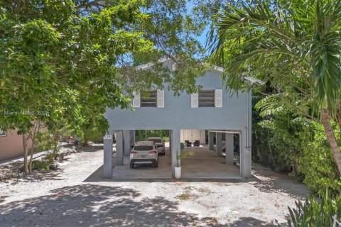 House in Key Largo, Florida 3 bedrooms, 96.62 sq.m. № 1881862 - photo 1
