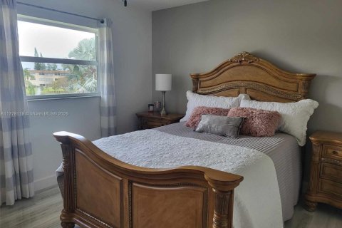 Condominio en venta en Lauderdale Lakes, Florida, 2 dormitorios, 87.7 m2 № 1868384 - foto 15