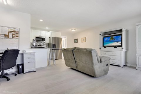 Купить кондоминиум в Уэст-Палм-Бич, Флорида 3 комнаты, 51.84м2, № 2089387 - фото 7