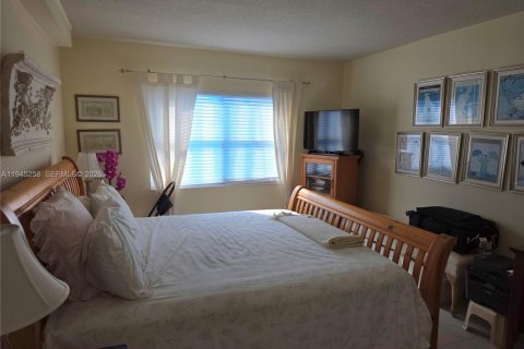Condo in Sunny Isles Beach, Florida, 1 bedroom  № 2001888 - photo 5