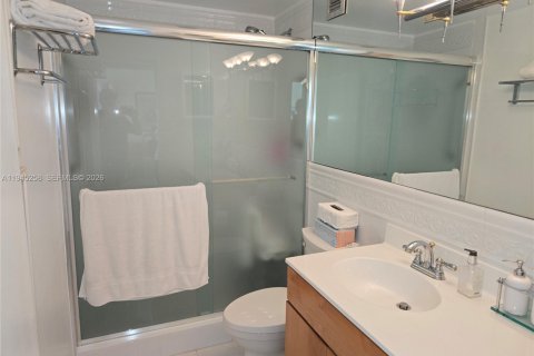 Condo in Sunny Isles Beach, Florida, 1 bedroom  № 2001888 - photo 7