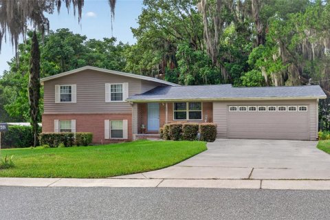 House in Ocala, Florida 3 bedrooms, 180.6 sq.m. № 2196919
