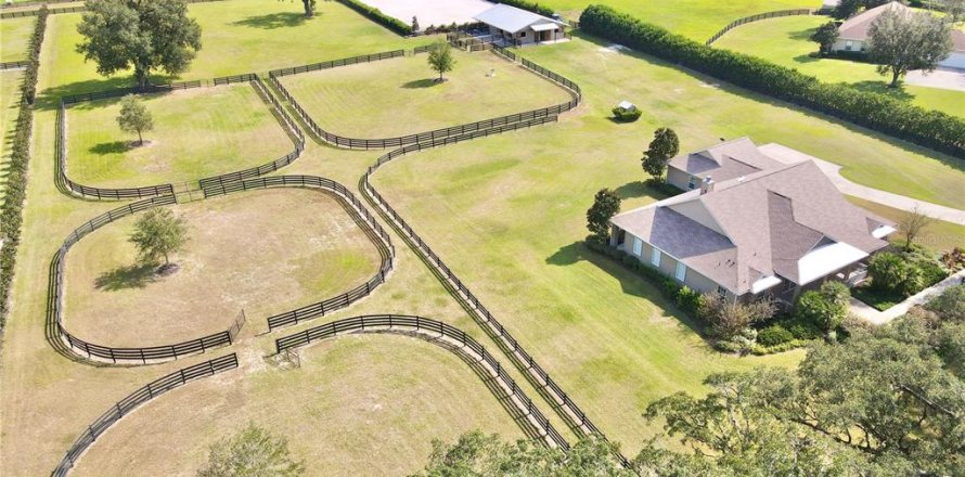 Casa en Morriston, Florida 3 dormitorios, 276.38 m2 № 1651549