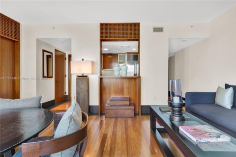 Condo in Miami Beach, Florida, 2 bedrooms  № 1939565 - photo 9