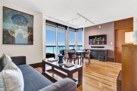 Condo in Miami Beach, Florida, 2 bedrooms  № 1939565 - photo 7