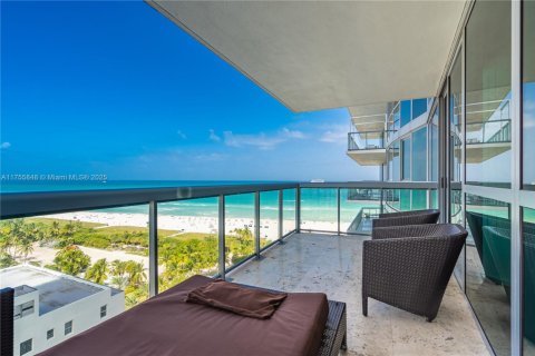 Condo in Miami Beach, Florida, 2 bedrooms  № 1939565 - photo 24