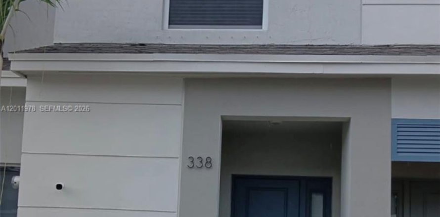 Townhouse in Florida City, Florida 3 bedrooms № 2171122