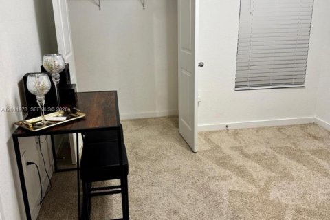 Townhouse in Florida City, Florida 3 bedrooms № 2171122 - photo 3