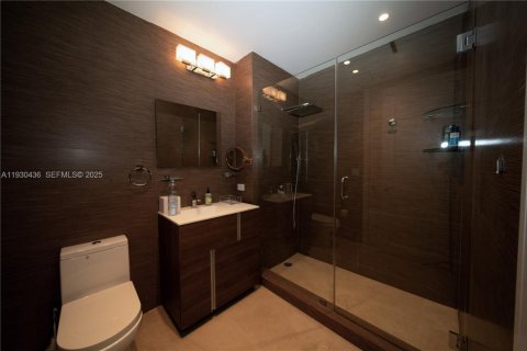 Condo in Miami, Florida, 2 bedrooms  № 1989820 - photo 15