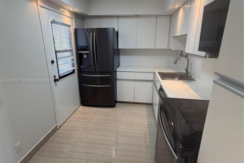 Снять в аренду кондоминиум в Авентура, Флорида 2 спальни, 100.43м2, № 2023834 - фото 12