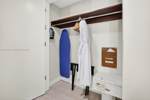 Condo in Fort Lauderdale, Florida, 1 bedroom  № 2076406 - photo 26