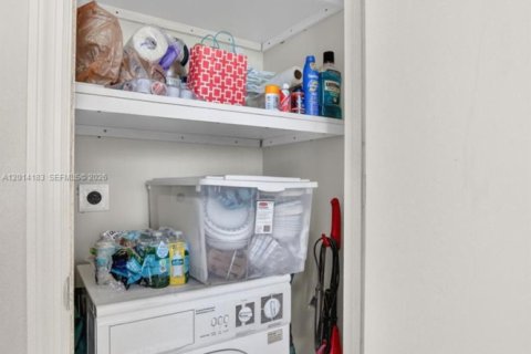 Condo in Fort Lauderdale, Florida, 1 bedroom  № 2076406 - photo 27