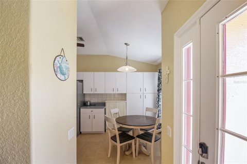 Casa en alquiler en Punta Gorda, Florida, 3 dormitorios, 122.07 m2 № 1555535 - foto 4