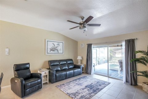 Casa en alquiler en Punta Gorda, Florida, 3 dormitorios, 122.07 m2 № 1555535 - foto 14