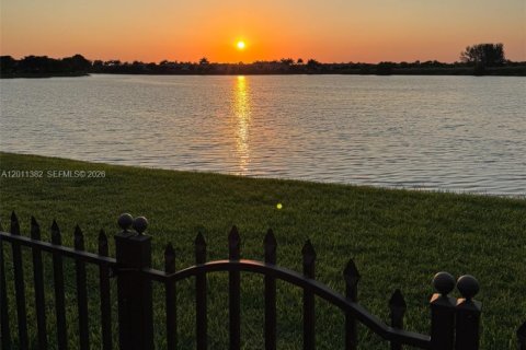 Townhouse in Cutler Bay, Florida 3 bedrooms, 131.55 sq.m. № 2075179 - photo 15