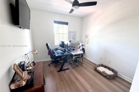 Townhouse in Cutler Bay, Florida 3 bedrooms, 131.55 sq.m. № 2075179 - photo 11