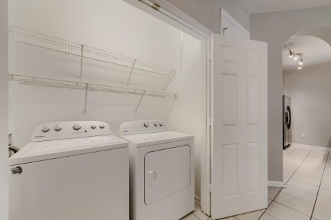 Condo in Orlando, Florida, 3 bedrooms  № 2214207 - photo 21