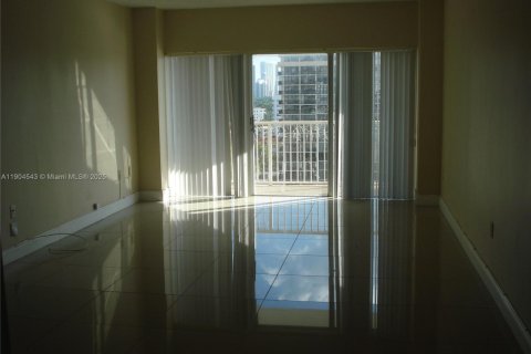 Снять в аренду кондоминиум в Халландейл-Бич, Флорида 1 спальня, 74.14м2, № 1954997 - фото 10
