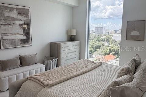 Condo in Saint Petersburg, Florida, 1 bedroom  № 2302232 - photo 16