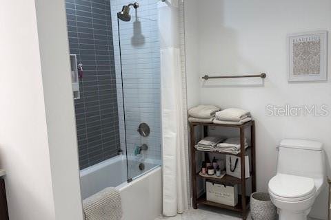 Condo in Saint Petersburg, Florida, 1 bedroom  № 2302232 - photo 18