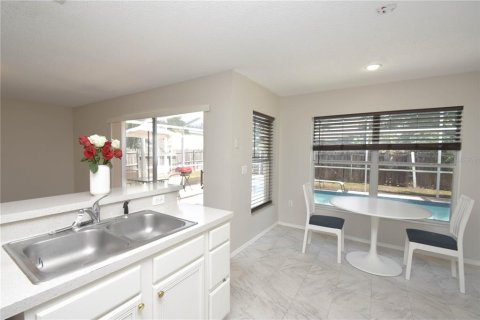 House in Orlando, Florida 4 bedrooms, 213.77 sq.m. № 1616857 - photo 5