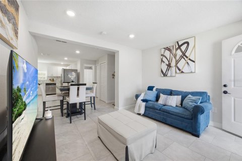 Villa ou maison à vendre à Apopka, Floride: 3 chambres, 110.37 m2 № 2308464 - photo 3