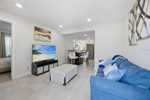 Villa ou maison à vendre à Apopka, Floride: 3 chambres, 110.37 m2 № 2308464 - photo 2