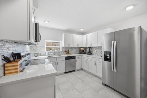 Villa ou maison à vendre à Apopka, Floride: 3 chambres, 110.37 m2 № 2308464 - photo 6