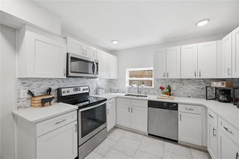 Villa ou maison à vendre à Apopka, Floride: 3 chambres, 110.37 m2 № 2308464 - photo 5