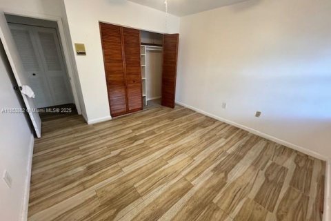 Condo in Miami, Florida, 3 bedrooms  № 1871802 - photo 9