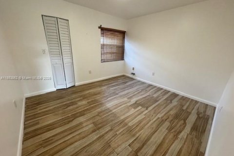 Condo in Miami, Florida, 3 bedrooms  № 1871802 - photo 7