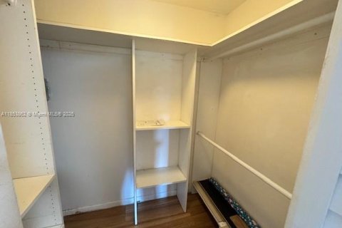 Condo in Miami, Florida, 3 bedrooms  № 1871802 - photo 22