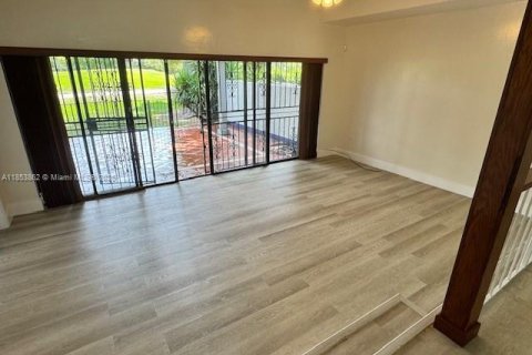 Condo in Miami, Florida, 3 bedrooms  № 1871802 - photo 10