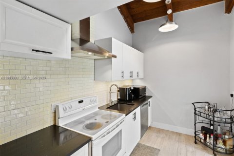 Condominio en venta en Miami, Florida, 1 dormitorio, 48.87 m2 № 2000601 - foto 6