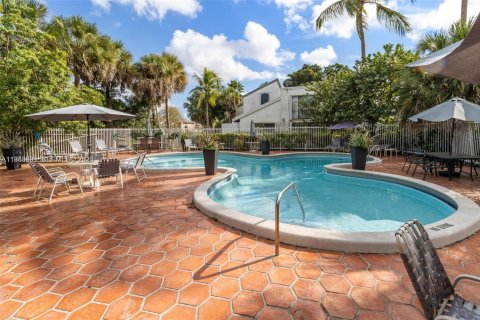 Condominio en venta en Miami, Florida, 1 dormitorio, 48.87 m2 № 2000601 - foto 16